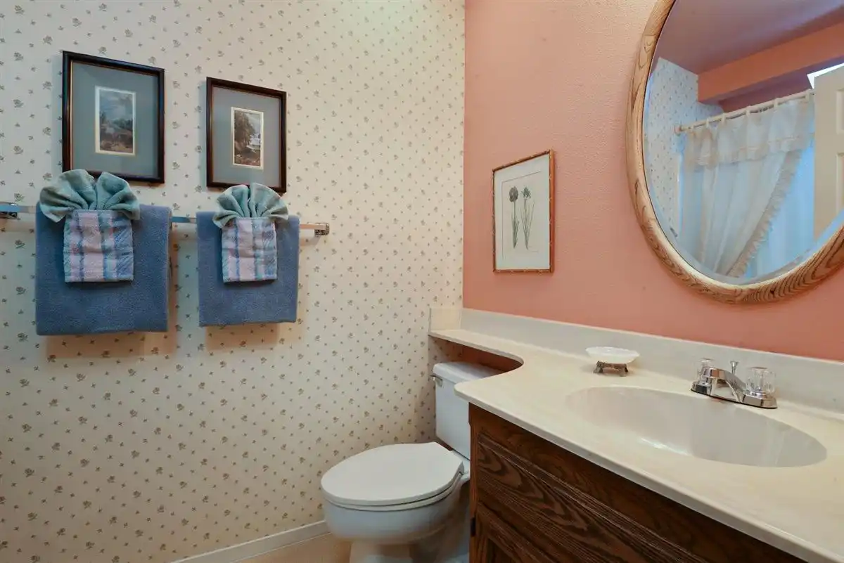 Spring Blossom suite bathroom at the Abella Garden Inn
